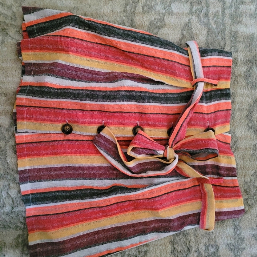 SHEIN Skirt Juniors Small, with belt, multi color